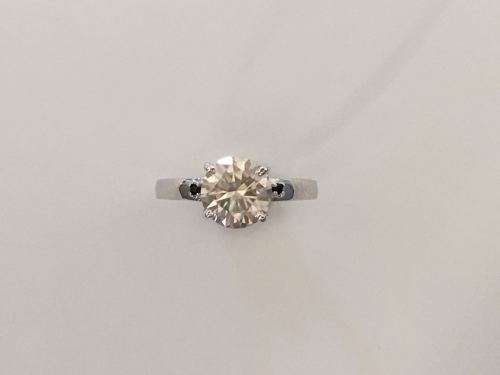 Beautiful 2ct Moissanite Engagement Ring
